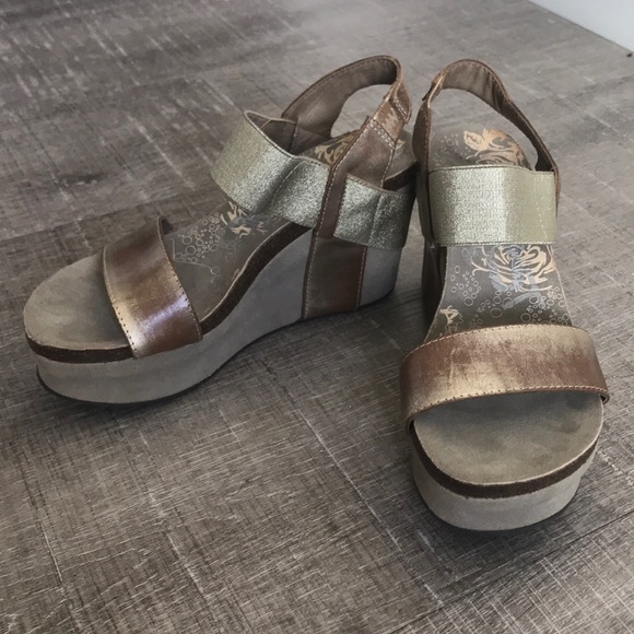 OTBT Shoes - Nude Platforms